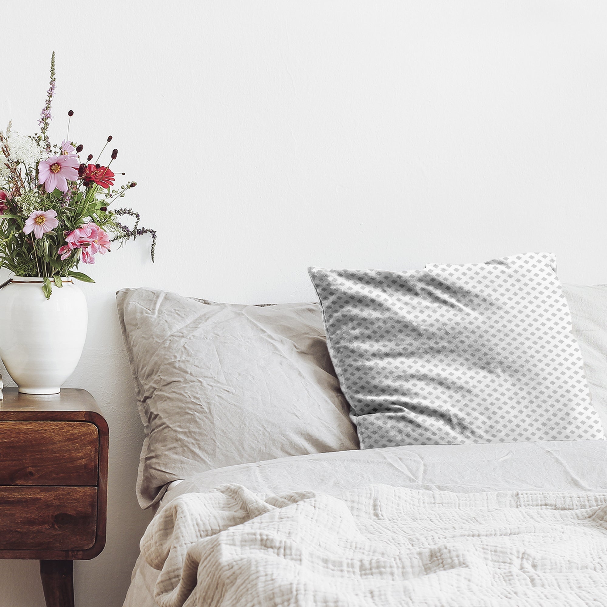 Coussin de santé blanc avec carreaux délicats