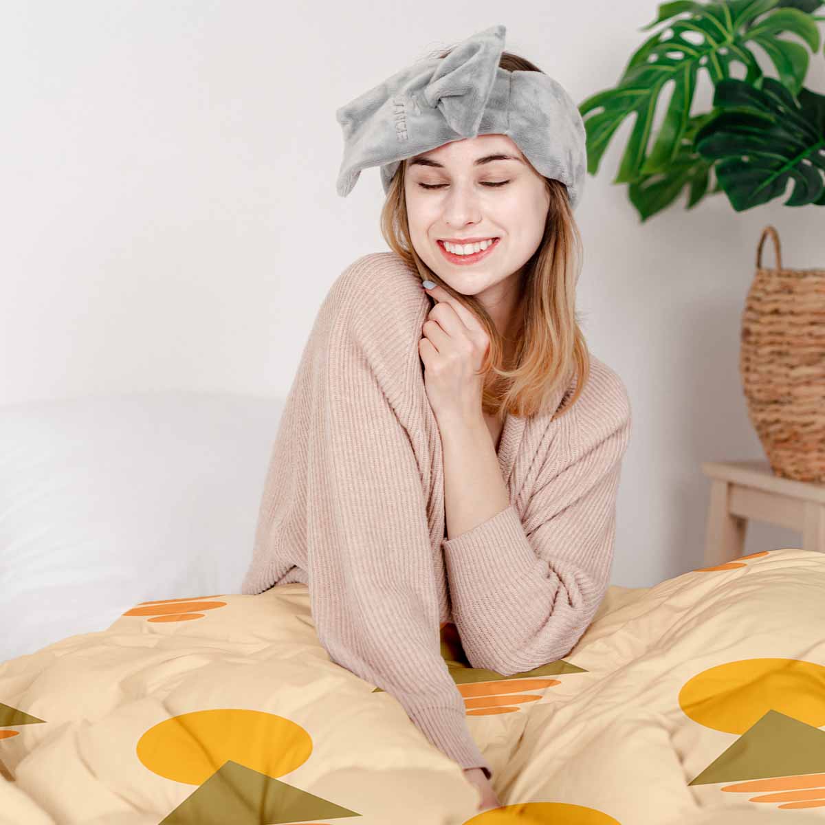 Therapy blankets bedding set with yellow shapes