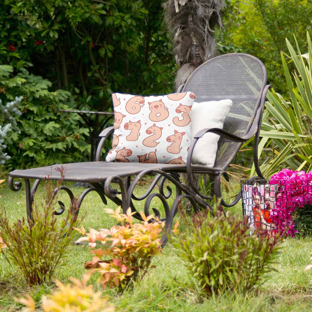 Health pillow white with numbers and pigs