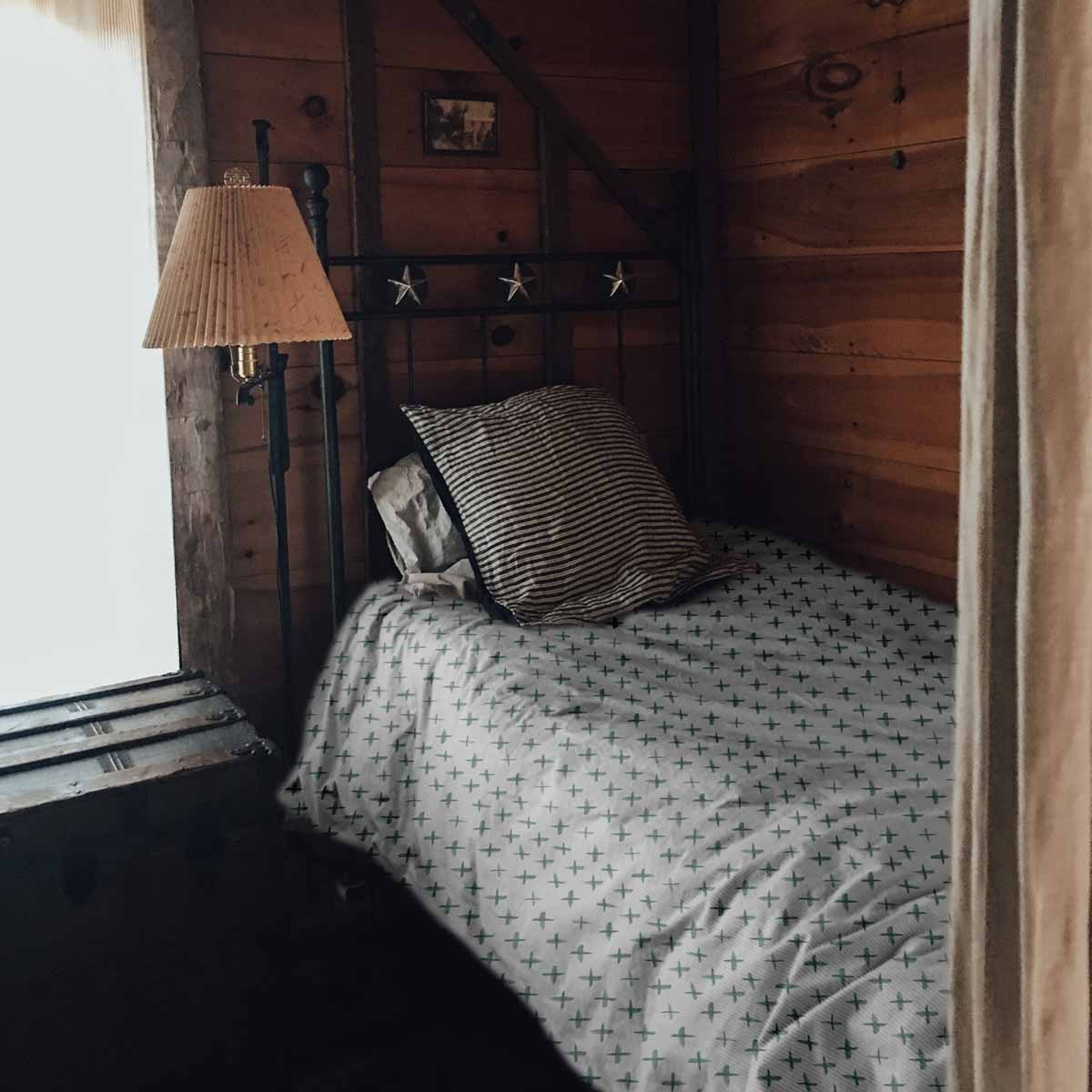 Couverture thérapeutique originale - Housse en coton blanc avec croix vertes