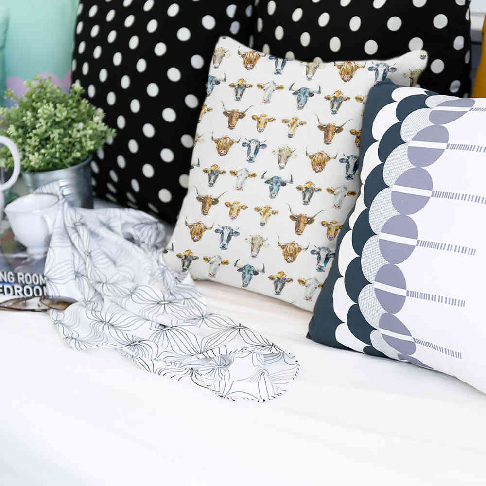 Coussin de santé blanc avec têtes de taureau