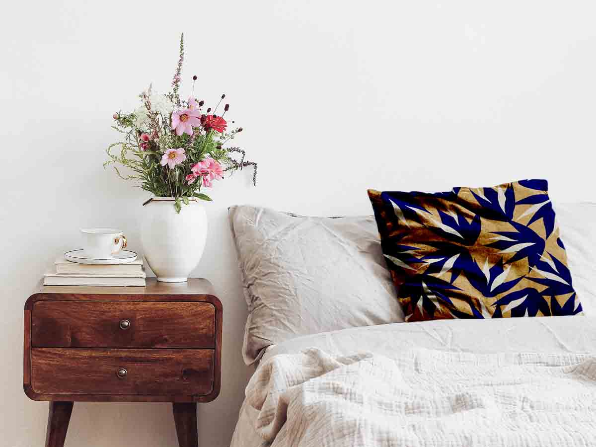 Coussin de santé brun avec des feuilles bleues