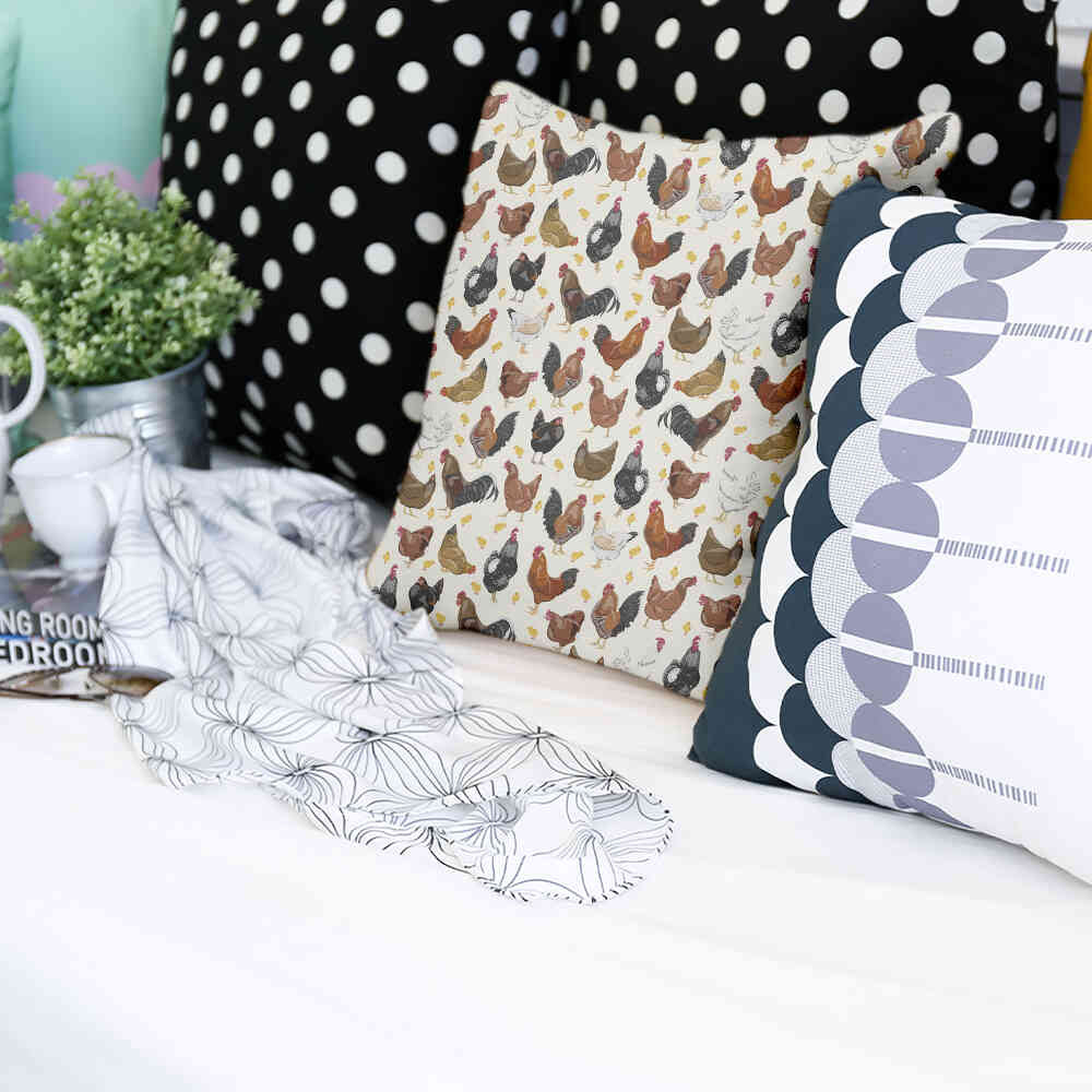 Coussin de santé blanc avec beaucoup de poulets