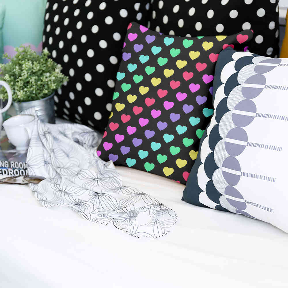 Coussin de santé cœurs colorés