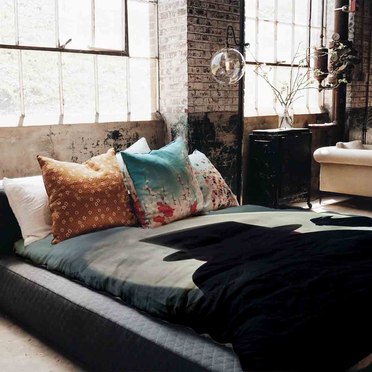 Therapy blankets bedding set man in moonlight