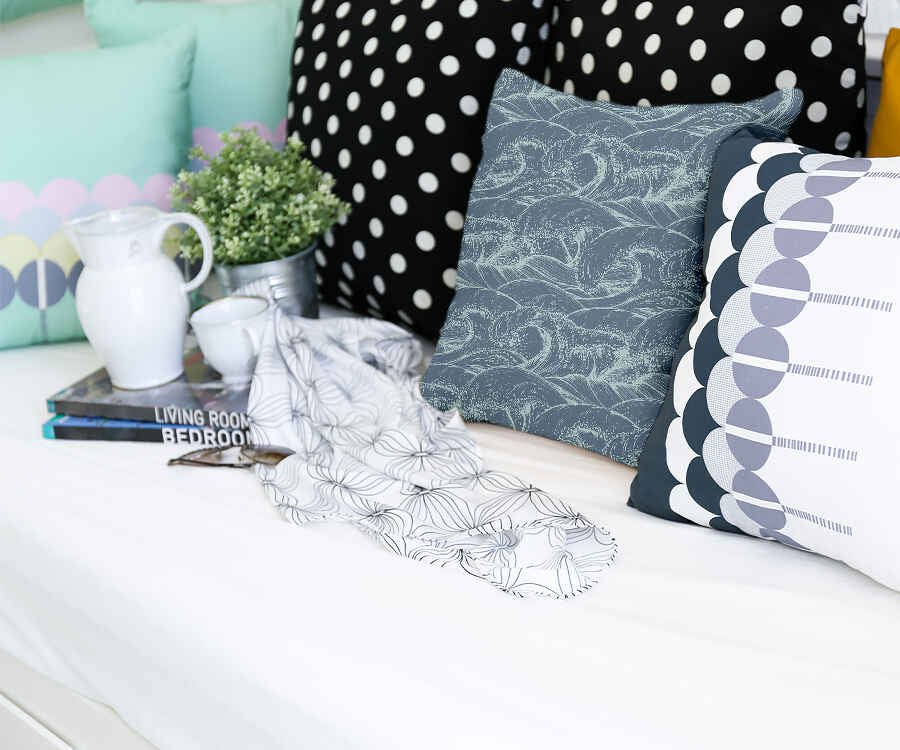 Health Pillow Waves in the Sea