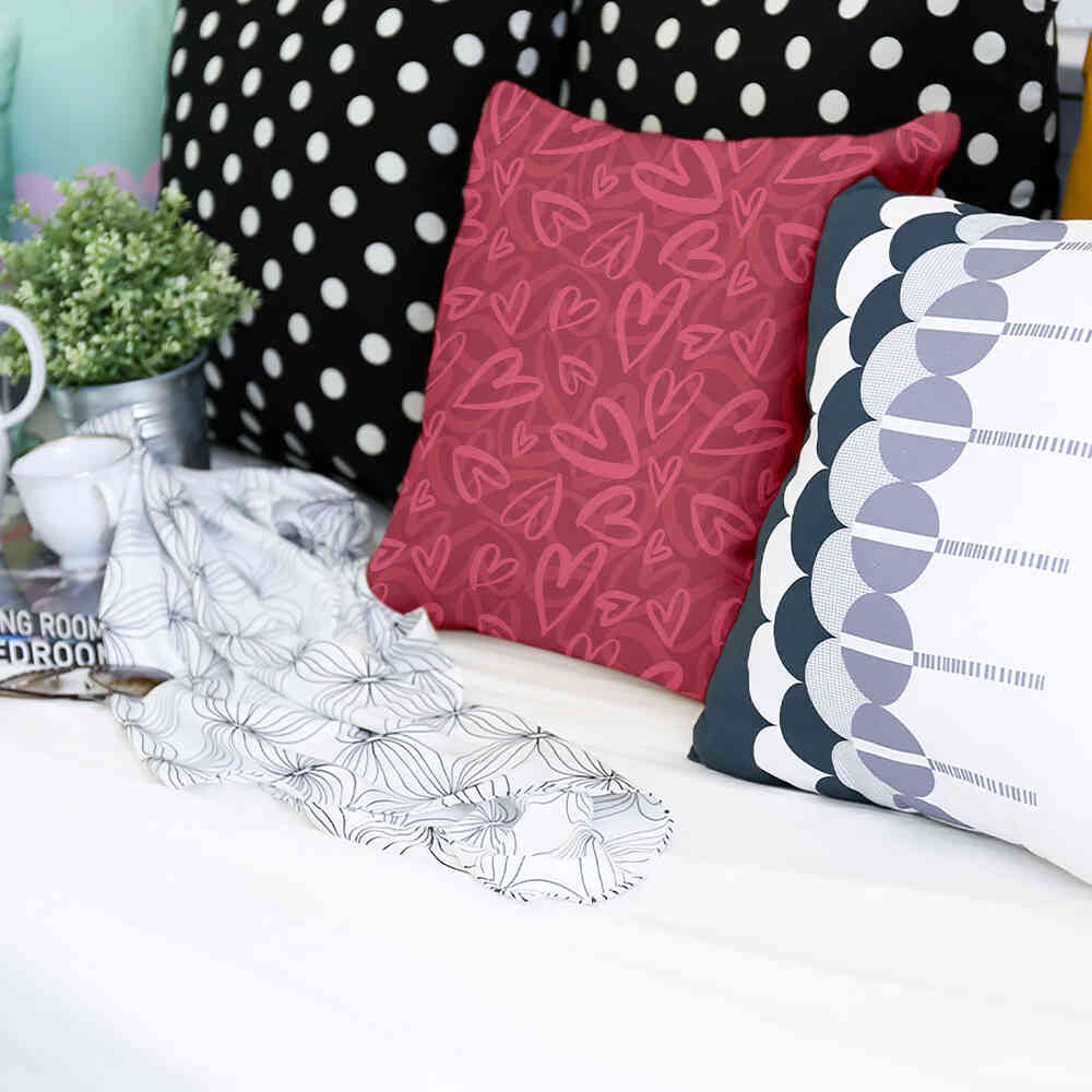 Health pillow red with pink heart motif