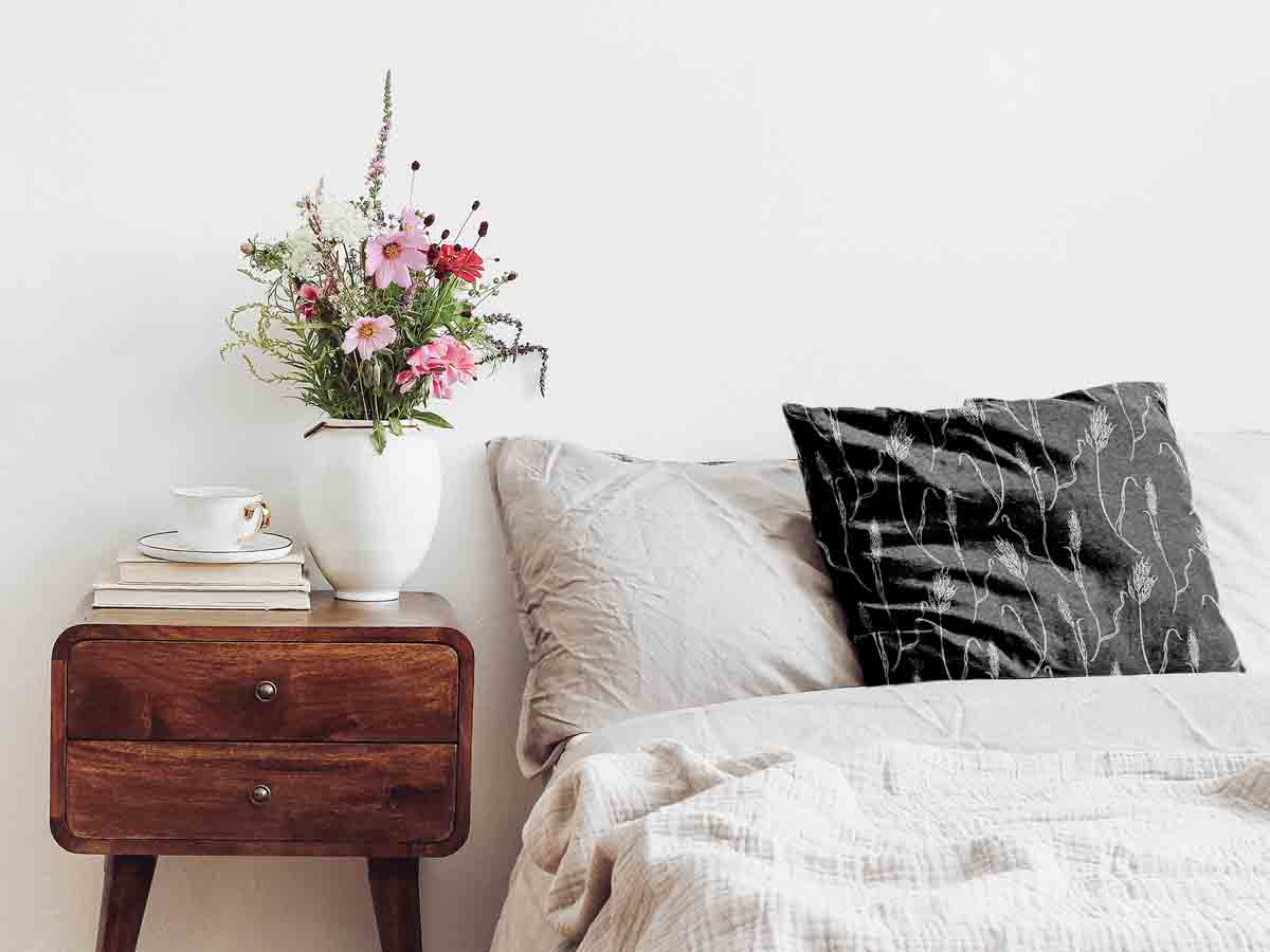 Coussin de santé gris foncé avec branches blanches