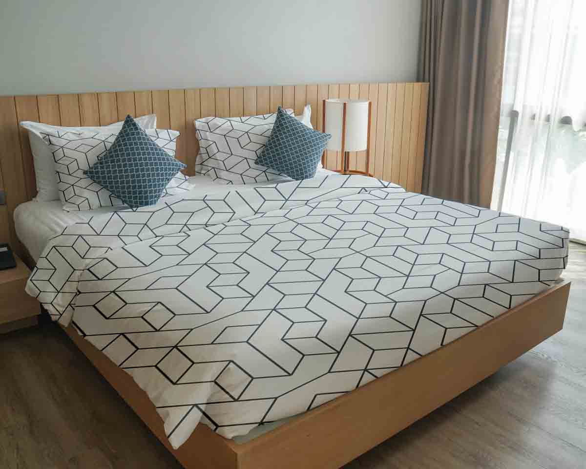 Couverture thérapeutique originale - Housse en coton blanche avec motif noir