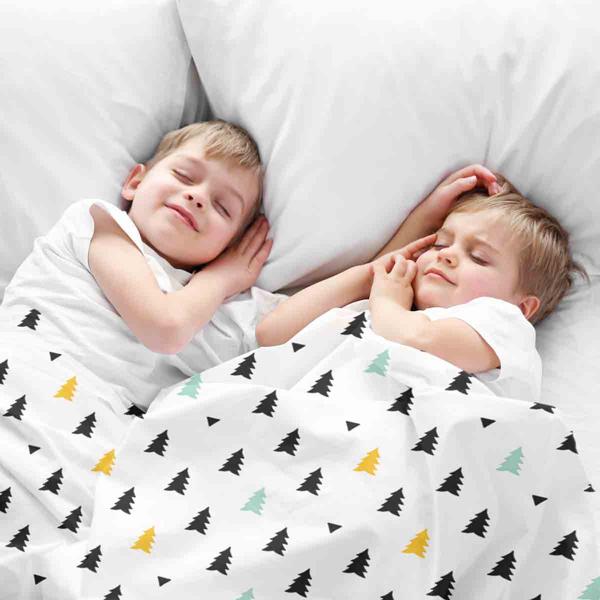 Ensemble de linge de lit avec petites sapins thérapeutiques
