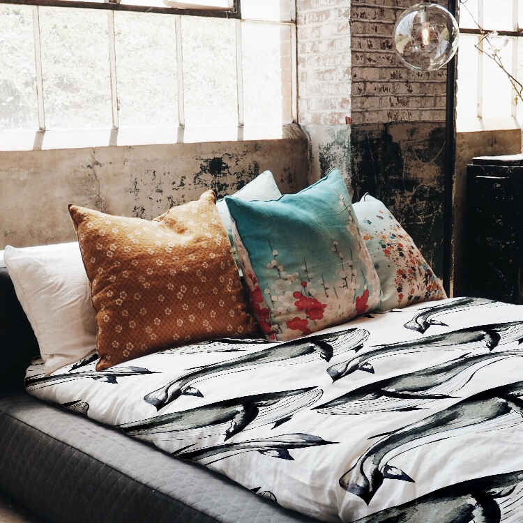 Therapy blankets bedding set black blue whale