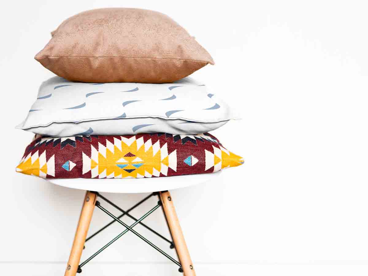 Coussin de santé blanc avec des vagues bleues