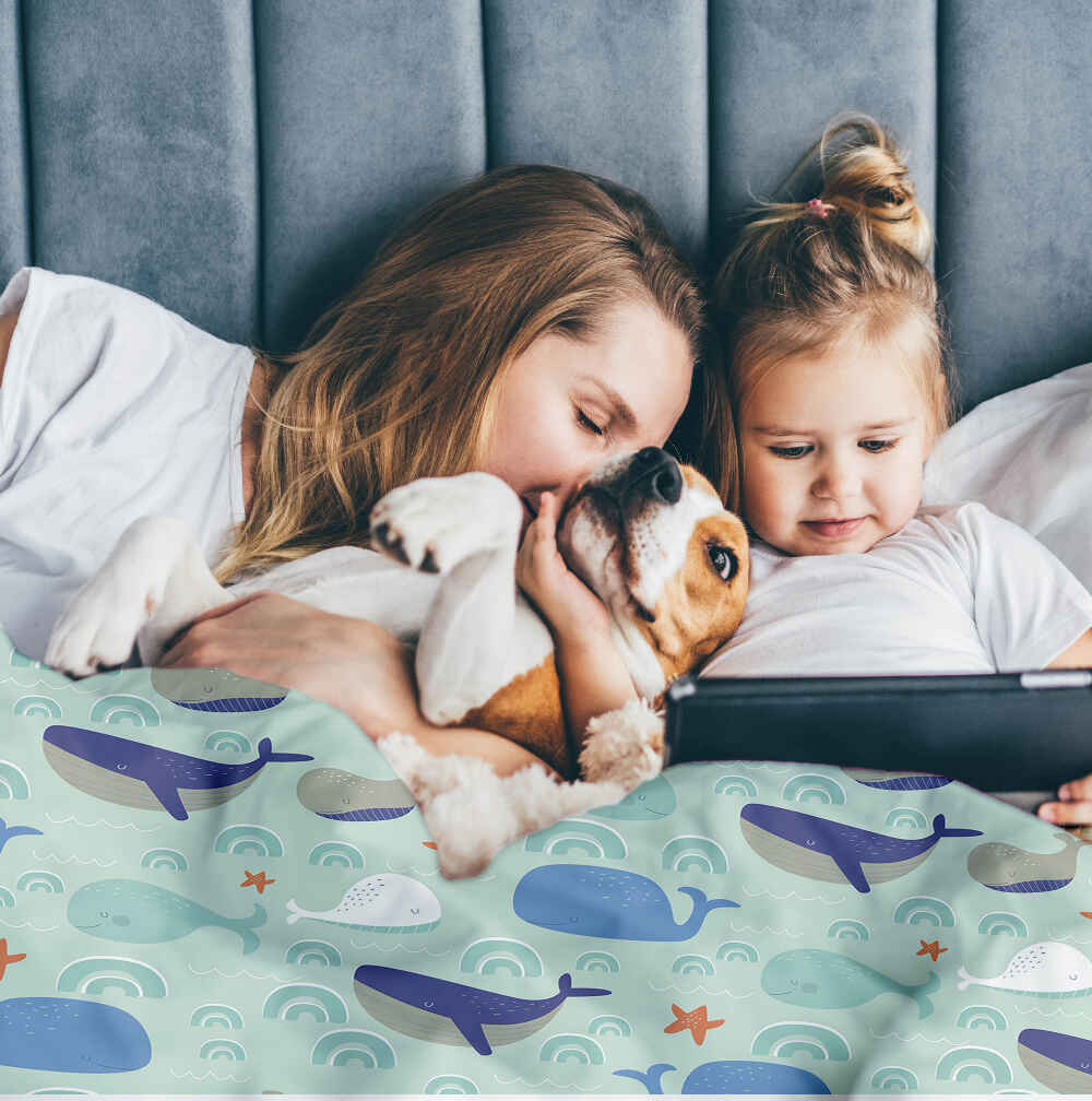 Therapy blankets bedding set green with whales