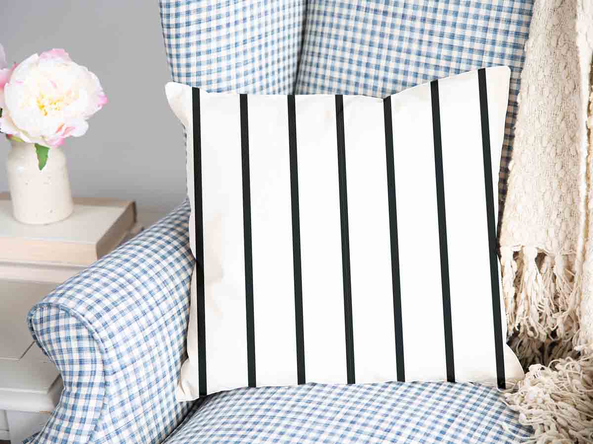 Coussin de santé blanc avec des rayures noires