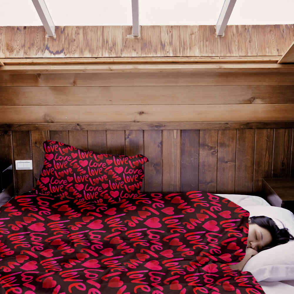 Therapy blankets bedding set black with lettering Love