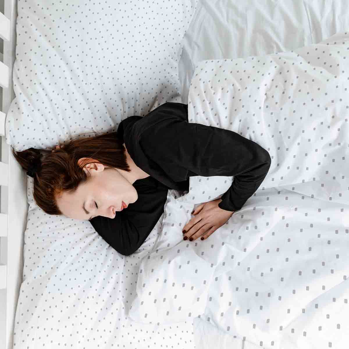 Therapy blankets bedding set gray dots