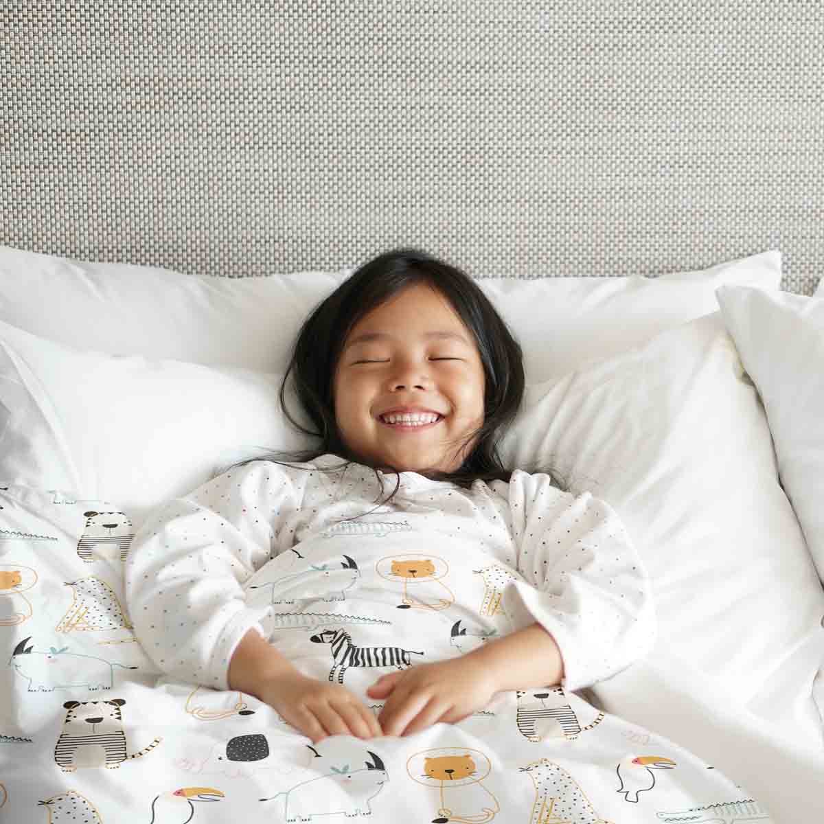 Original therapy blanket - cotton cover white with zoo animals