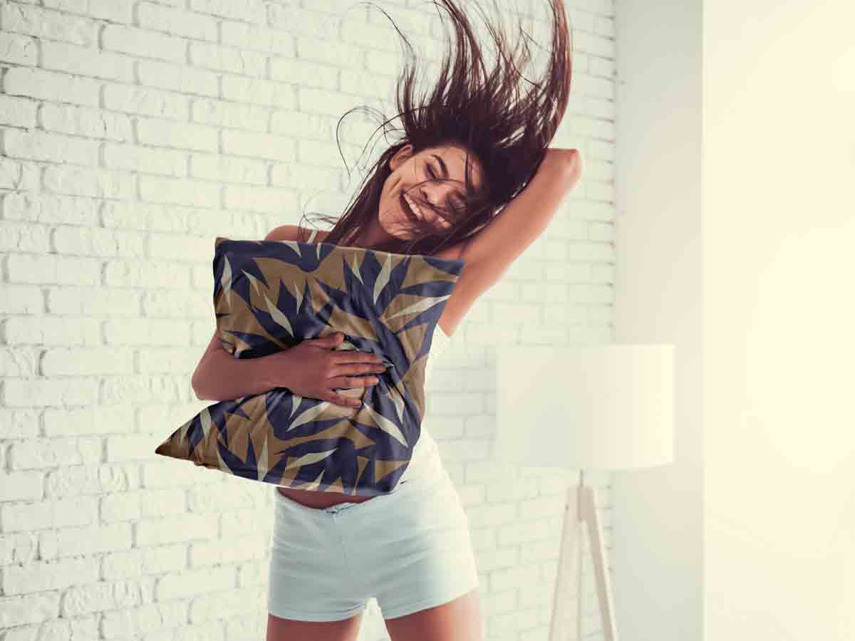 Coussin de santé brun avec des feuilles bleues