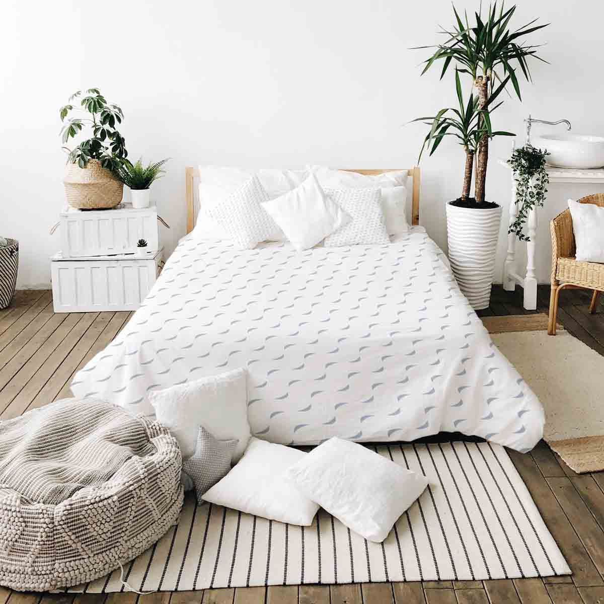 Therapy blankets bedding set white with blue waves