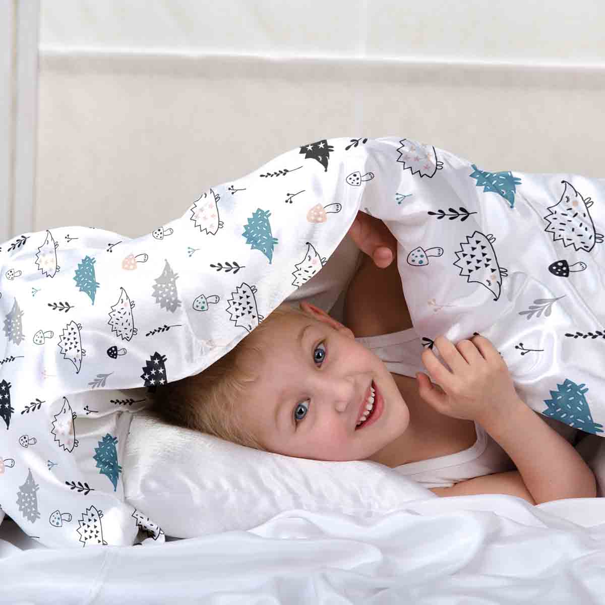 Therapy blankets bedding set white with hedgehog