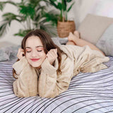 Therapy blanket bedding set, black radio waves.