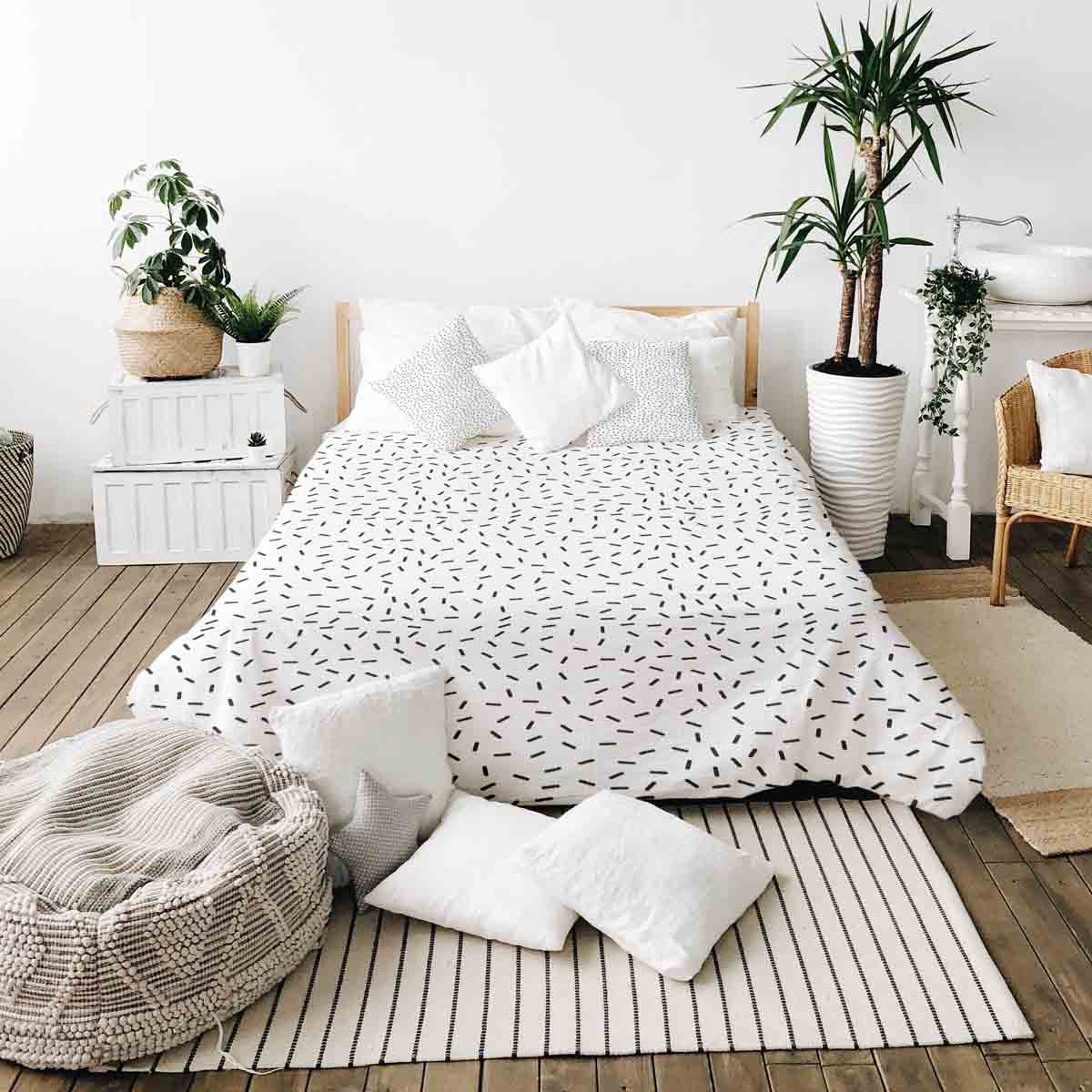 Therapy blankets bedding set with black stripes
