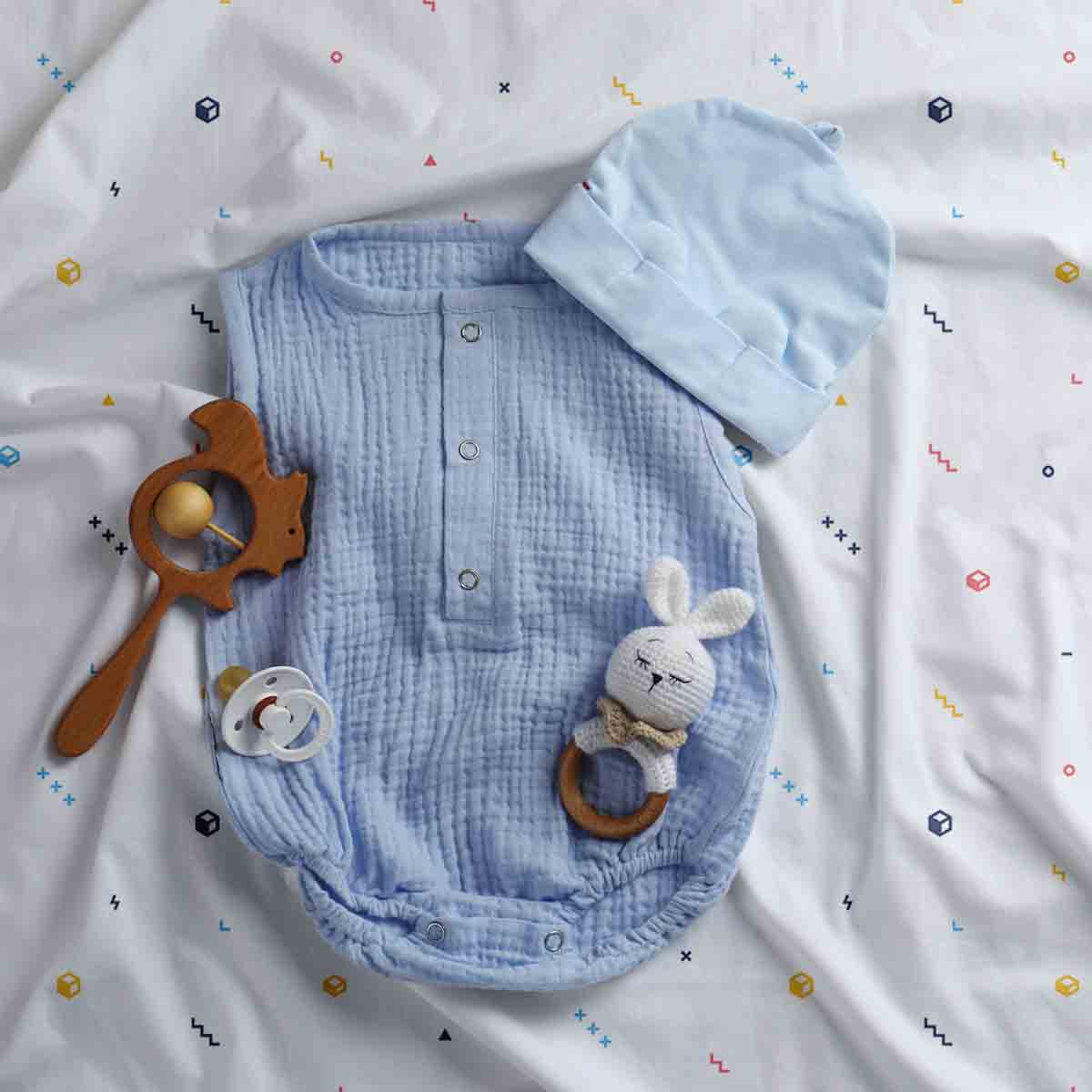 Therapy blankets bedding set white with colorful shapes