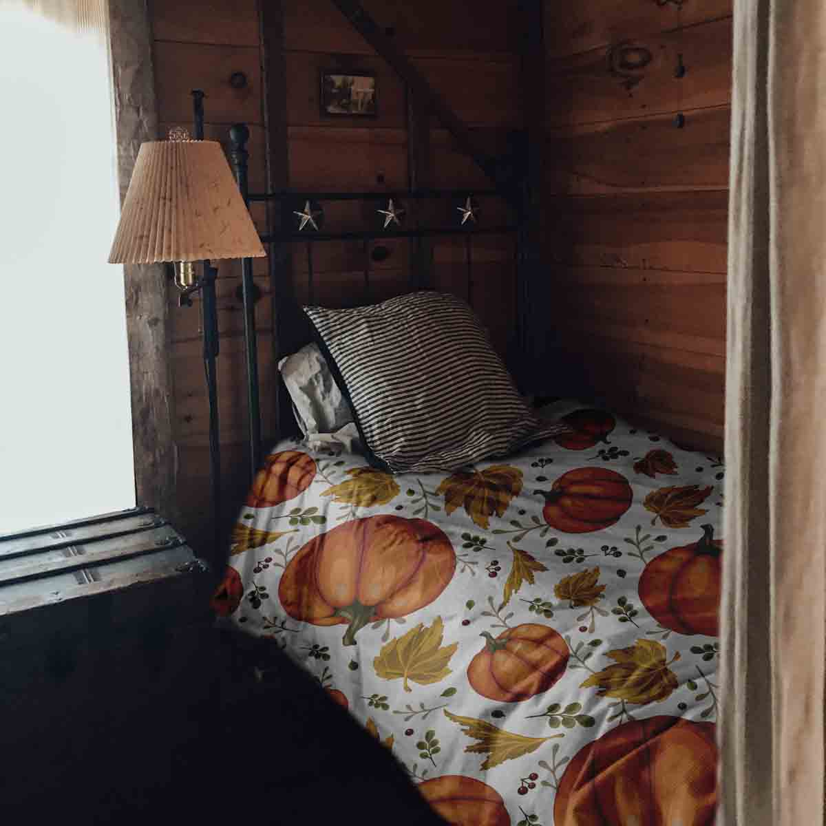 Ensemble de literie avec couvertures thérapeutiques blanc avec de grosses citrouilles