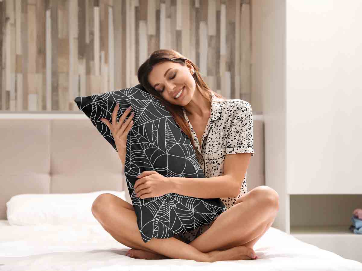 Coussin de santé noir avec toile d'araignée