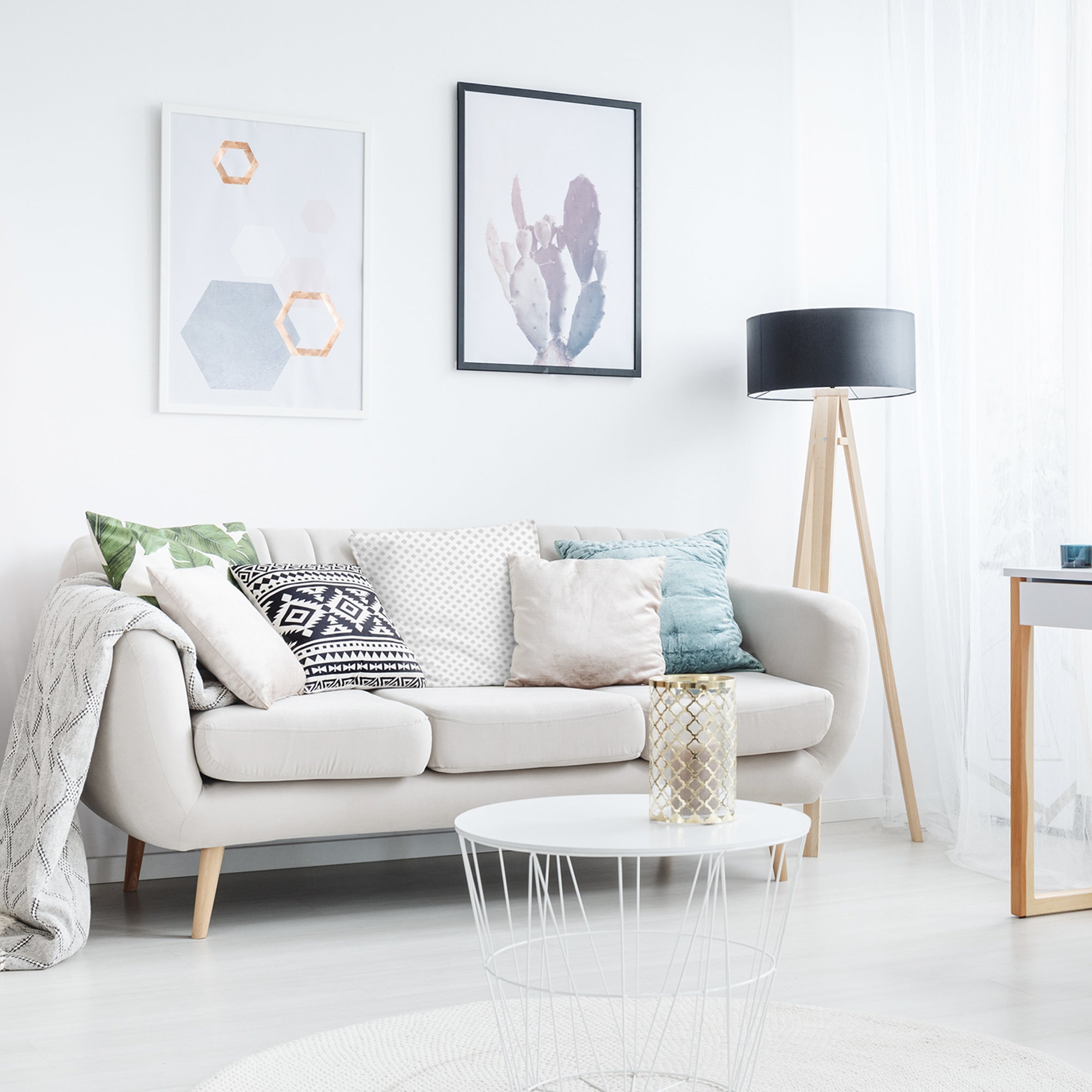 Coussin de santé blanc avec carreaux délicats