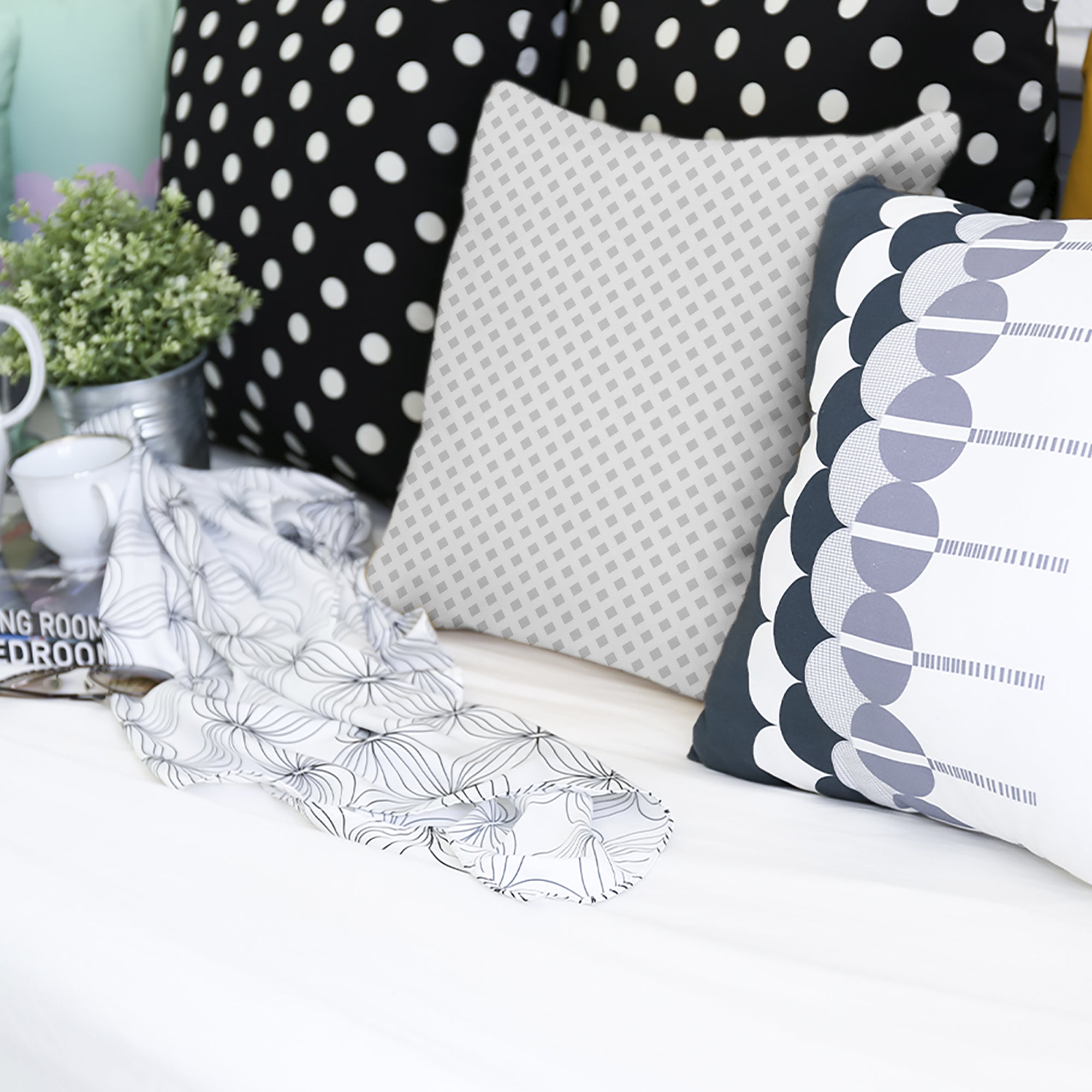 Coussin de santé blanc avec carreaux délicats