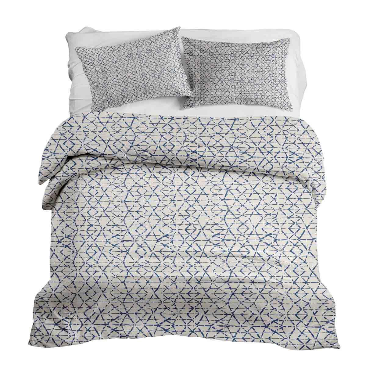 Therapy blankets bedding set white with delicate blue shapes