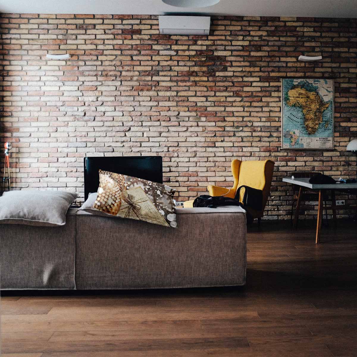 Health pillow with golden gift