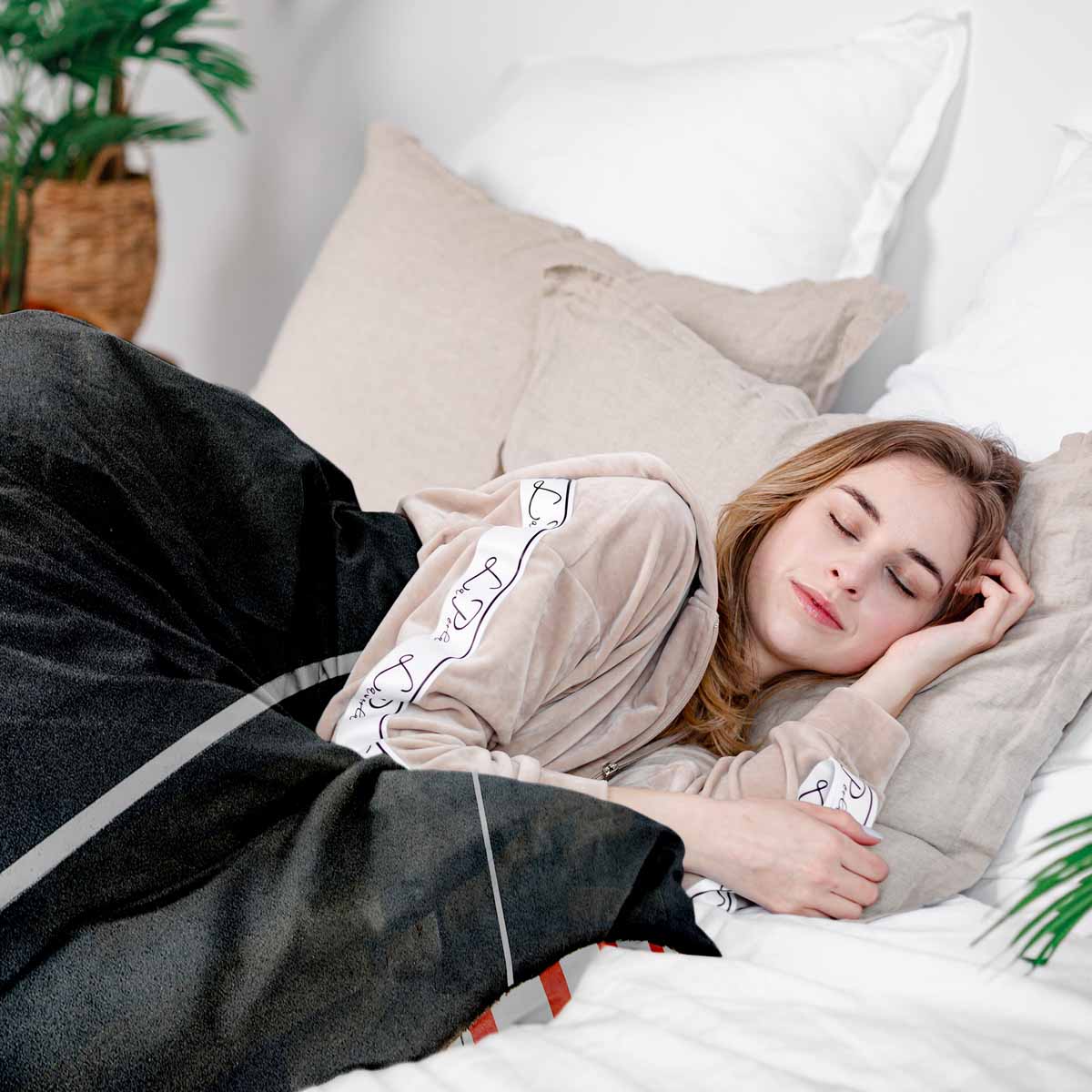 Therapy blankets bedding set dark gray with white stripes