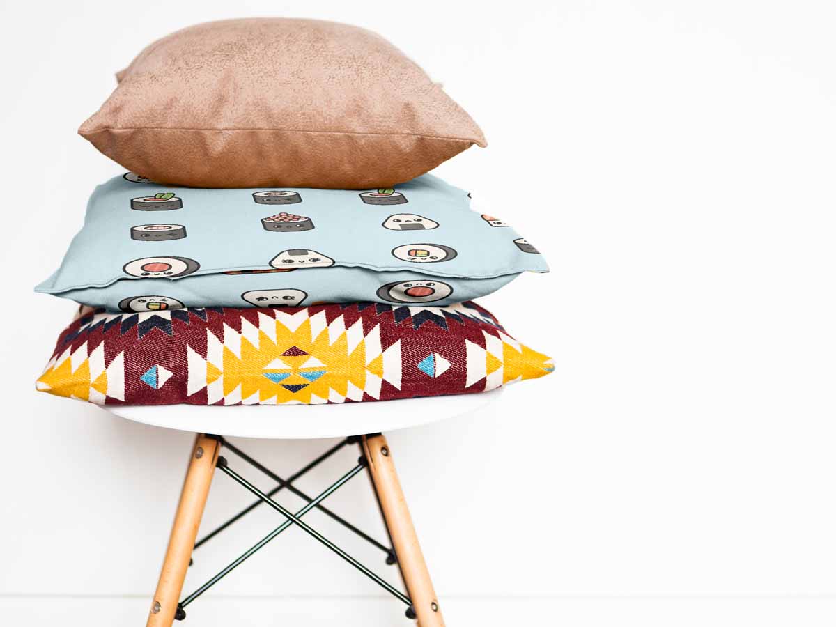 Coussin de santé bleu clair avec sushi