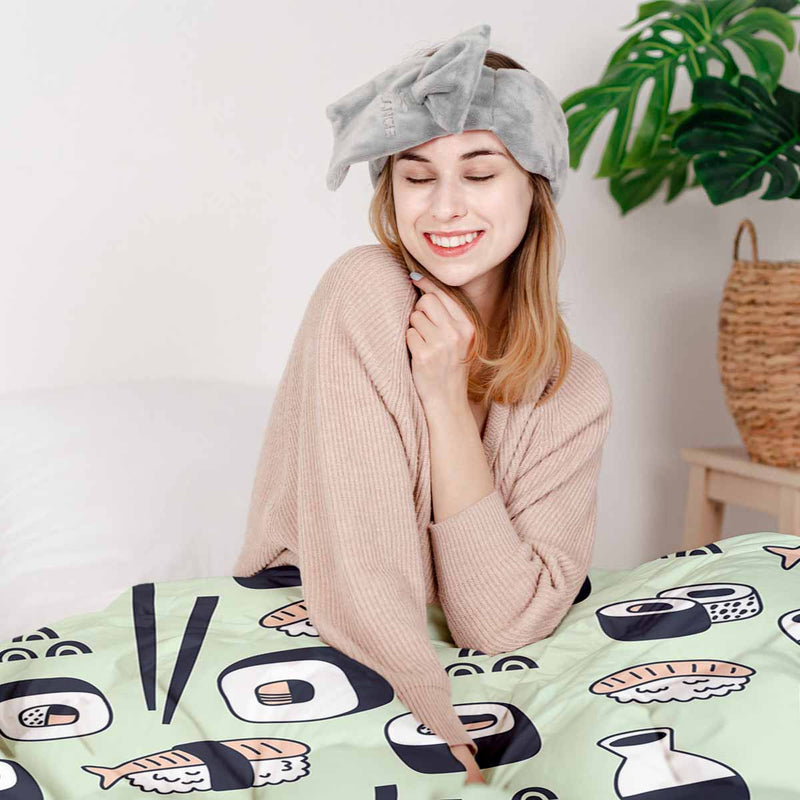 Therapy blanket and bedding set, light green with sushi.
