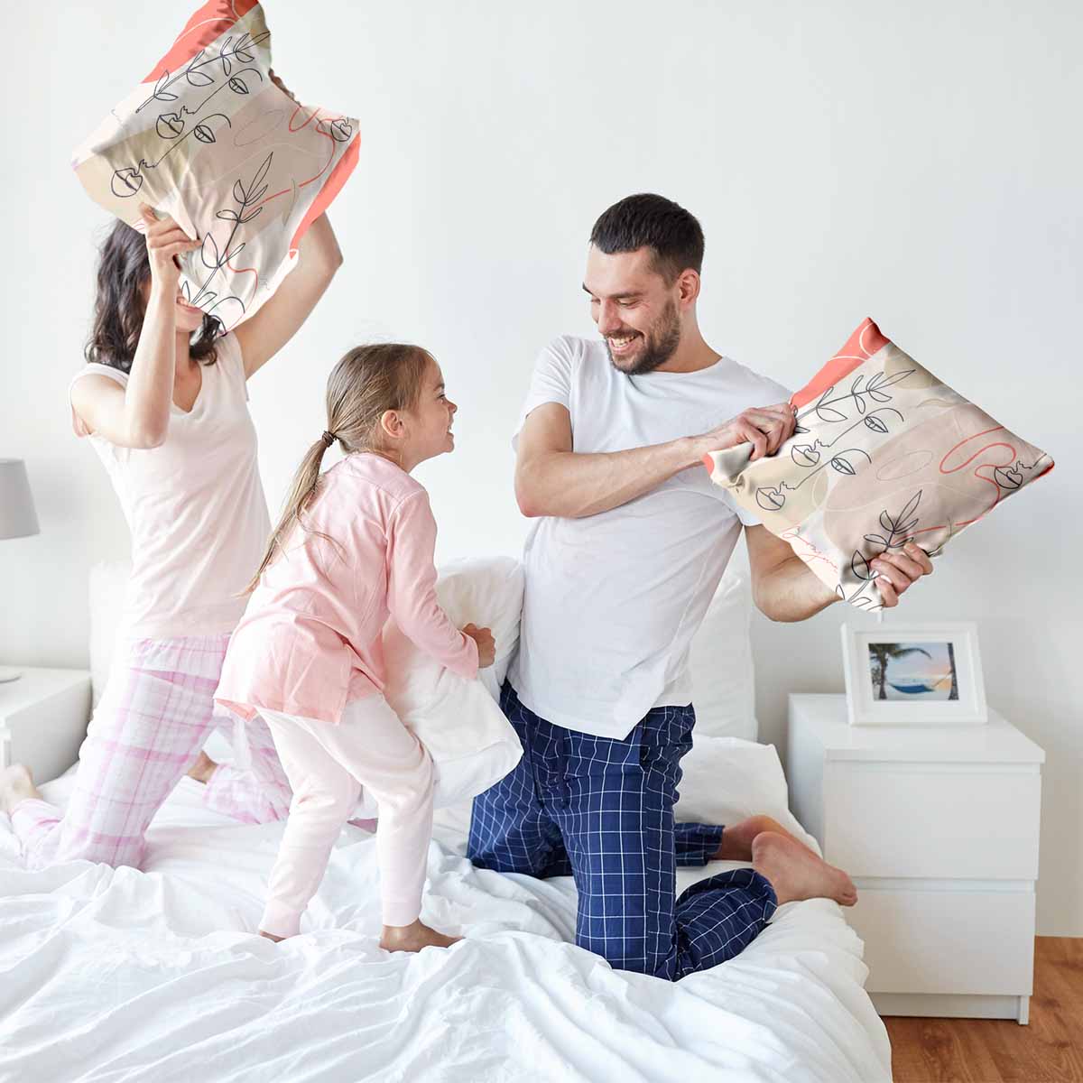 Coussin de santé beige avec visage abstrait
