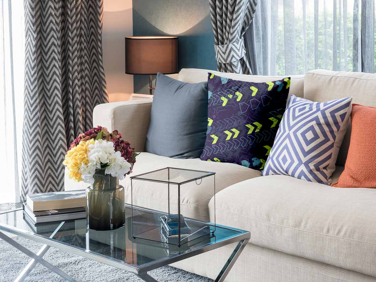 Coussin de santé bleu foncé avec flèches