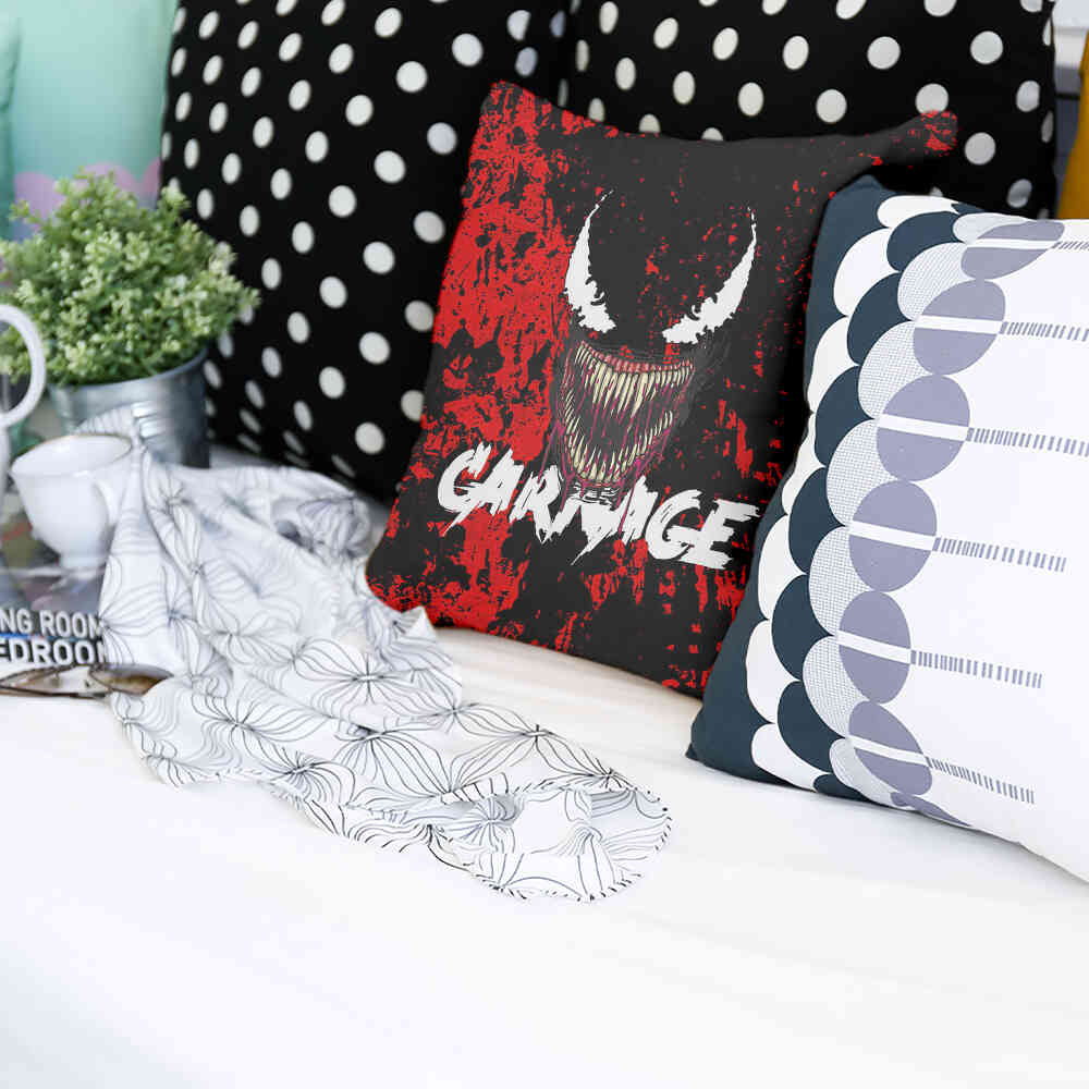 Coussin de santé noir visage de joker