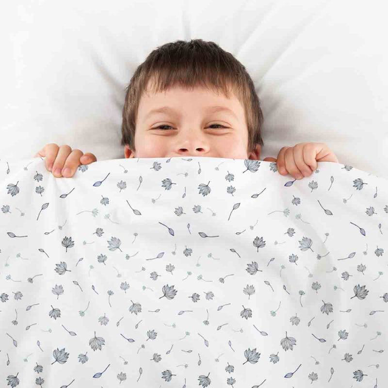 Therapy blanket bedding set, flying leaves.