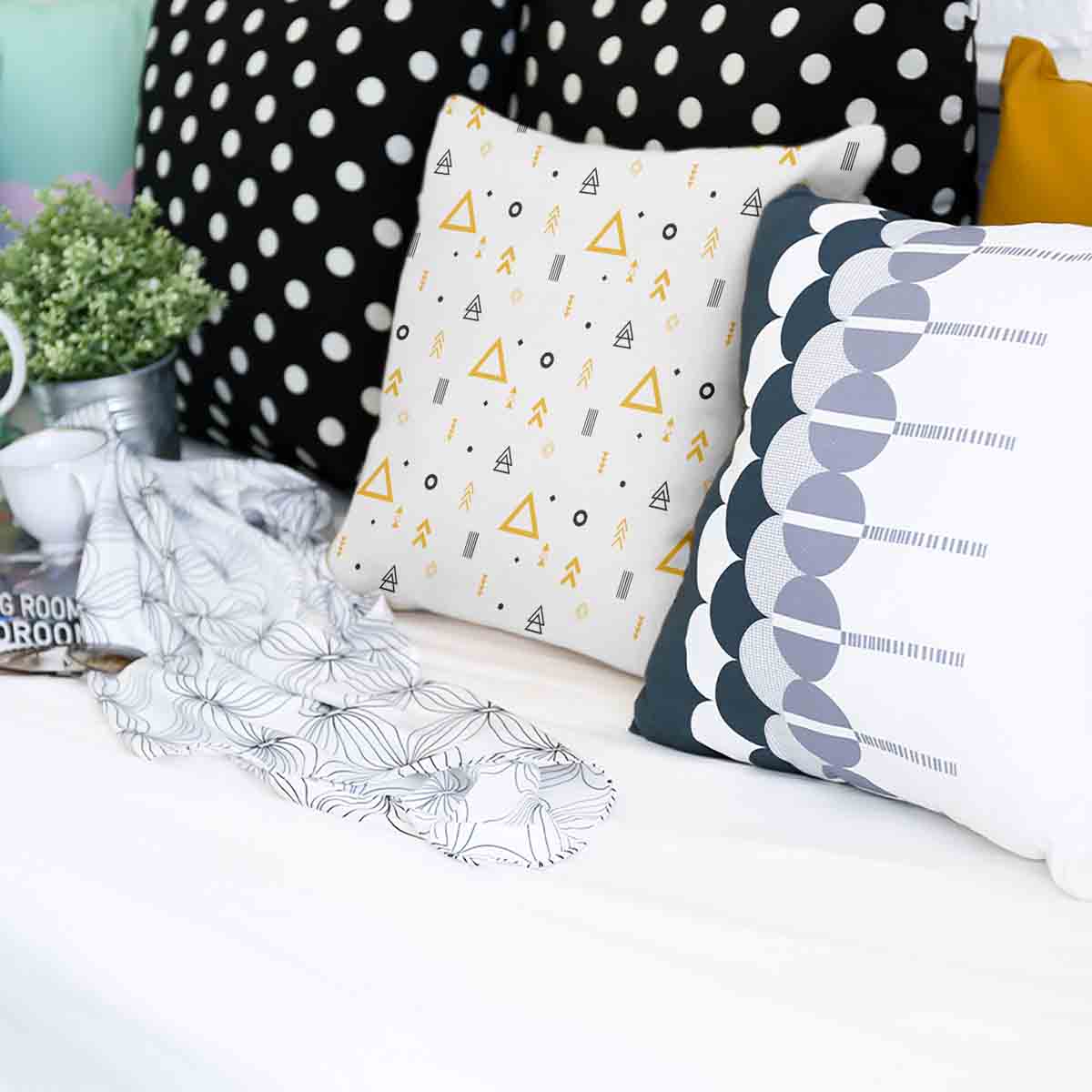 Coussin de santé blanc avec des triangles jaunes