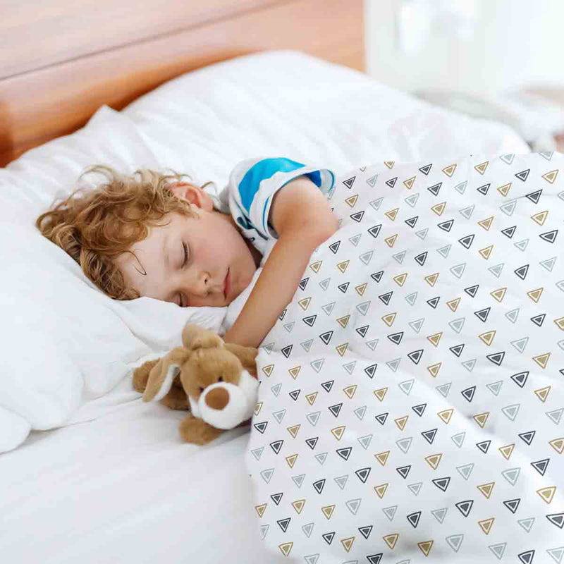 Therapy blanket and bedding set with small triangles