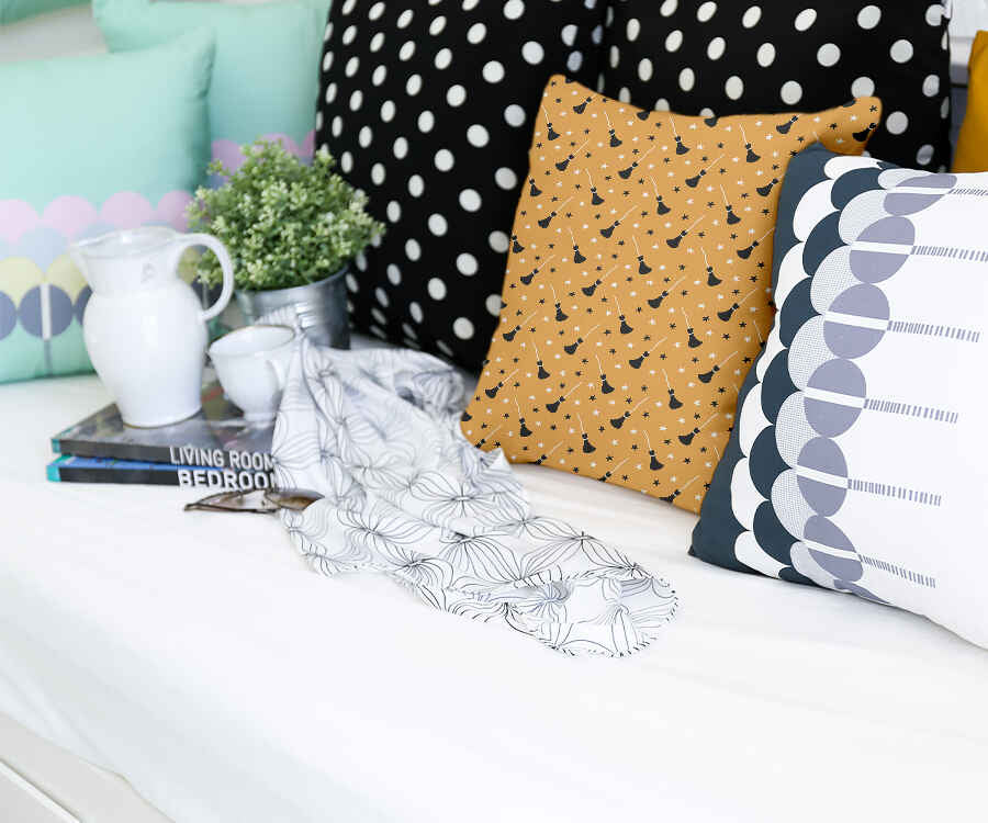 Coussin de santé orange avec le balai de Potter