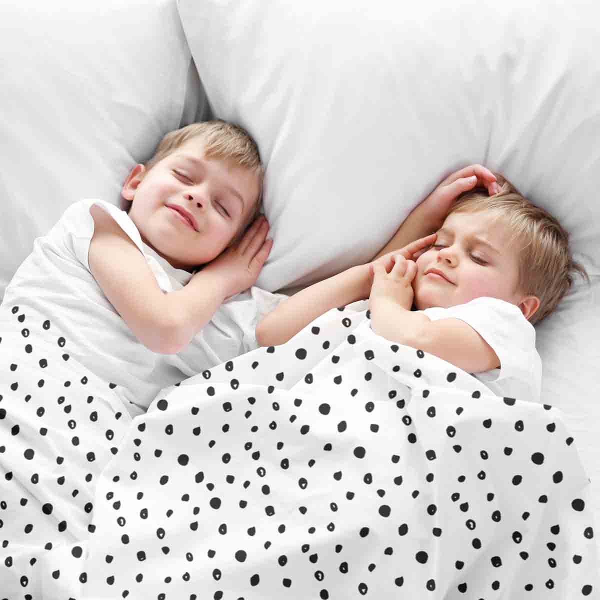 Couette de thérapie Ensemble de literie blanc avec de nombreux petits points