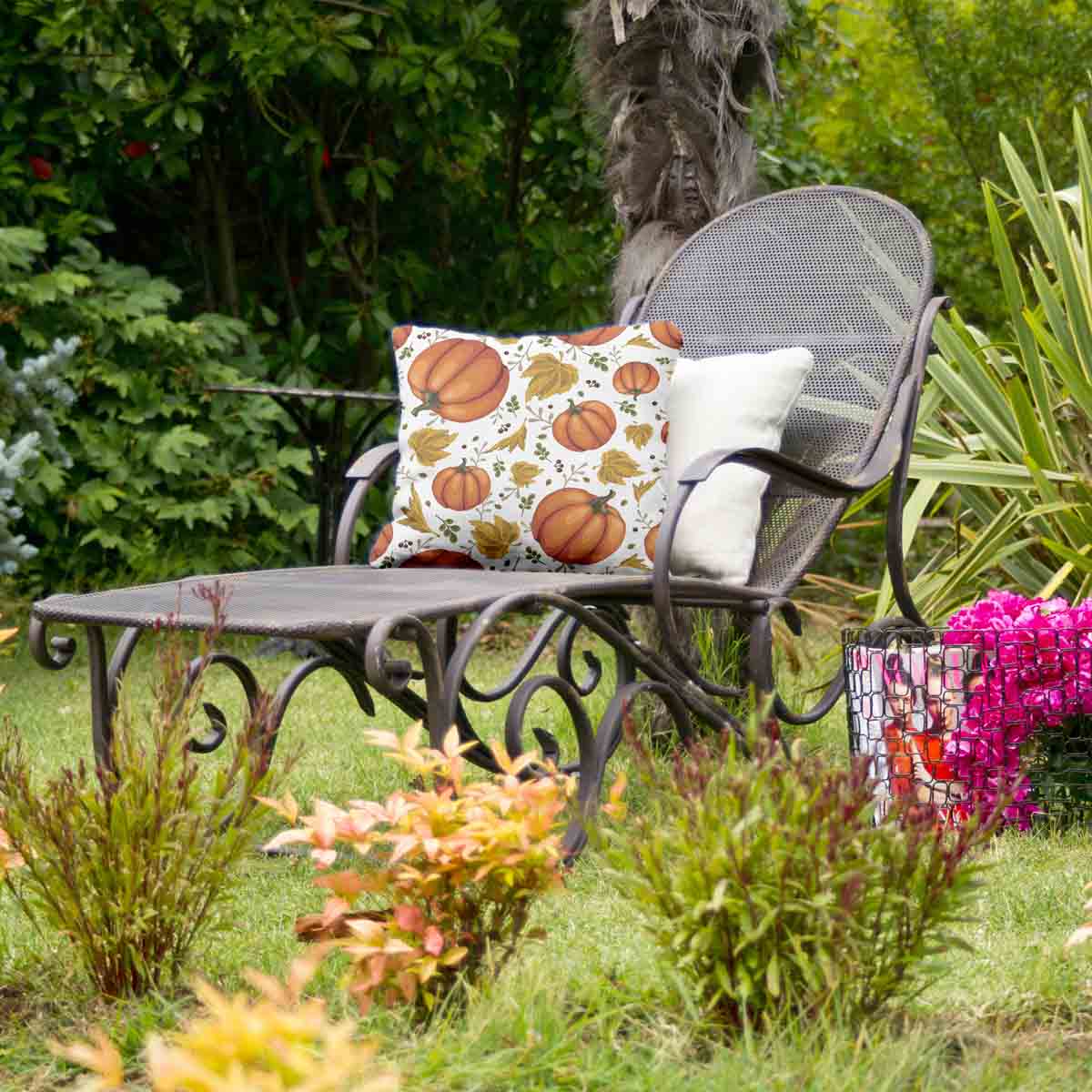 Coussin de santé blanc avec de grosses citrouilles