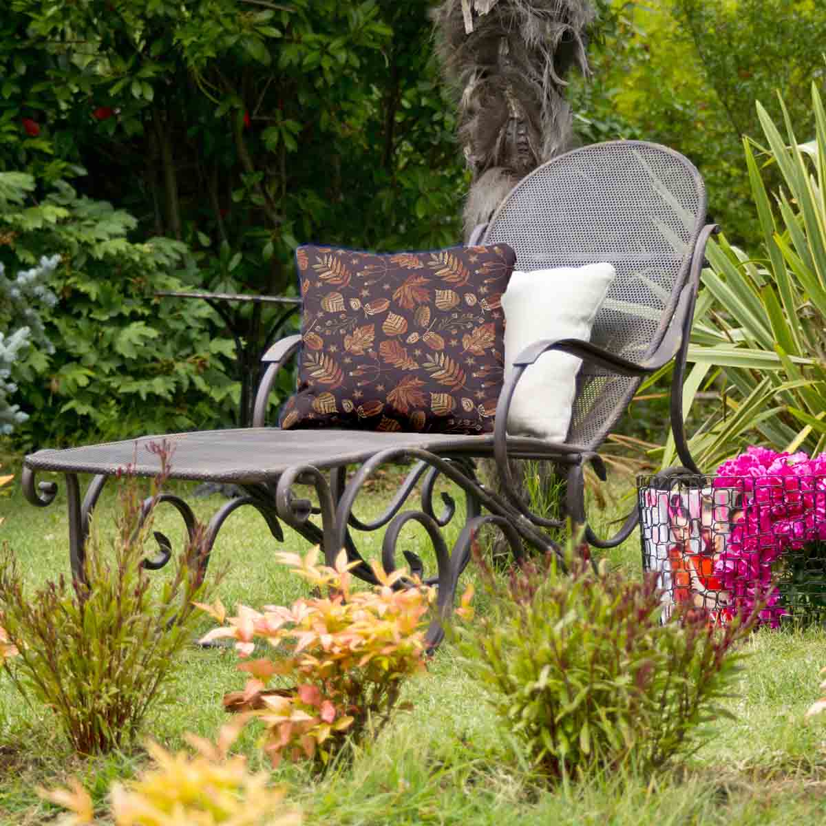 Health pillow brown autumn leaves