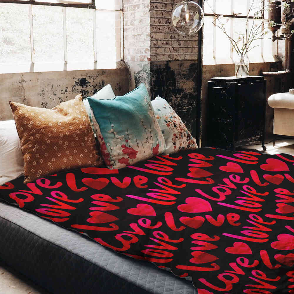 Therapy blankets bedding set black with lettering Love