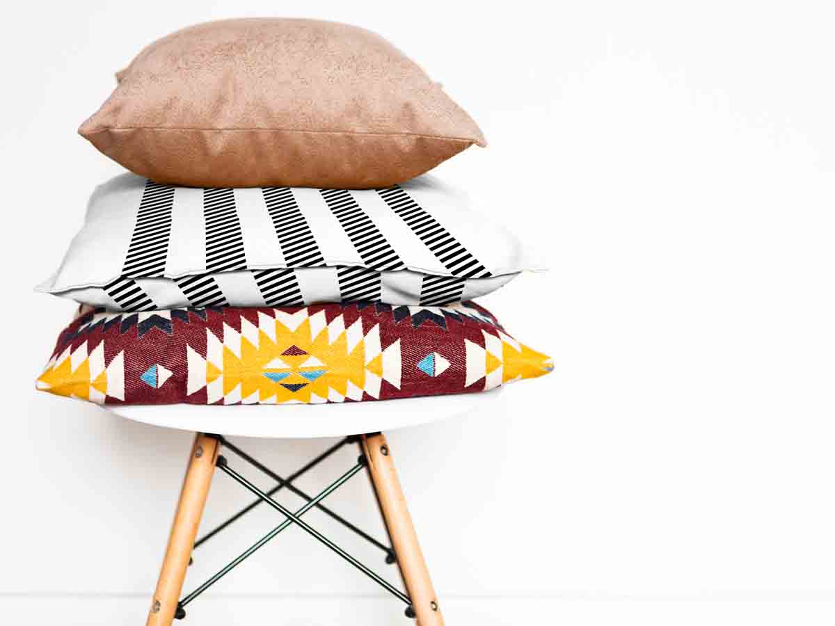 Health pillow gray with thick and thin stripes