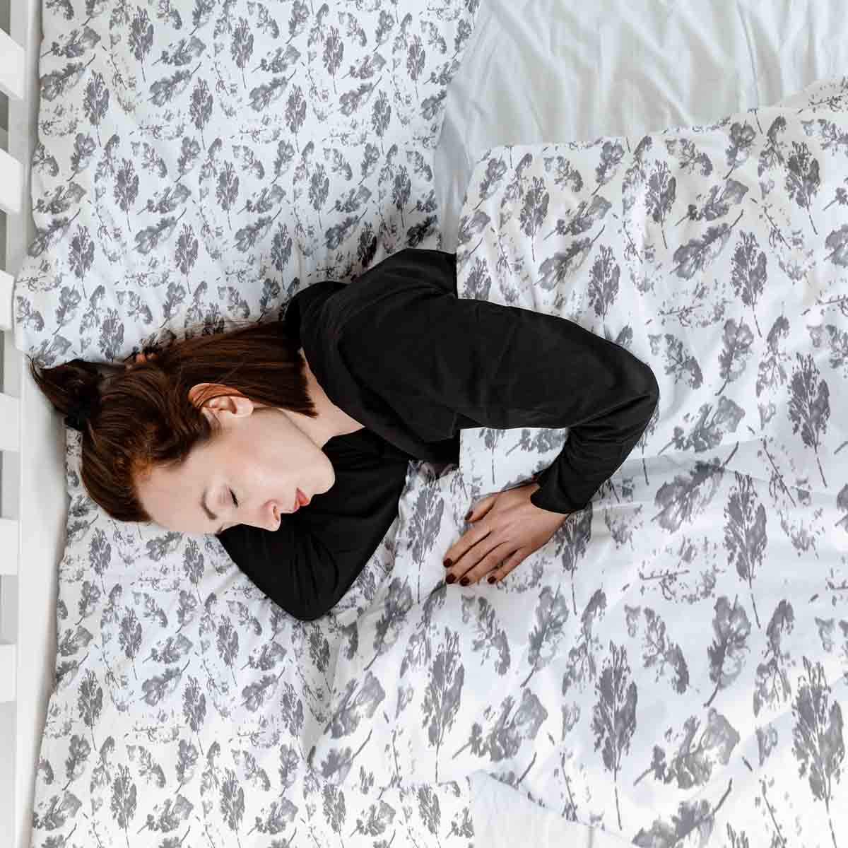Couette de thérapie Ensemble de literie blanc avec feuilles grises