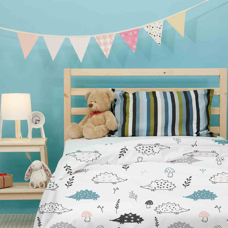 Therapy blanket and bedding set, white with hedgehog.